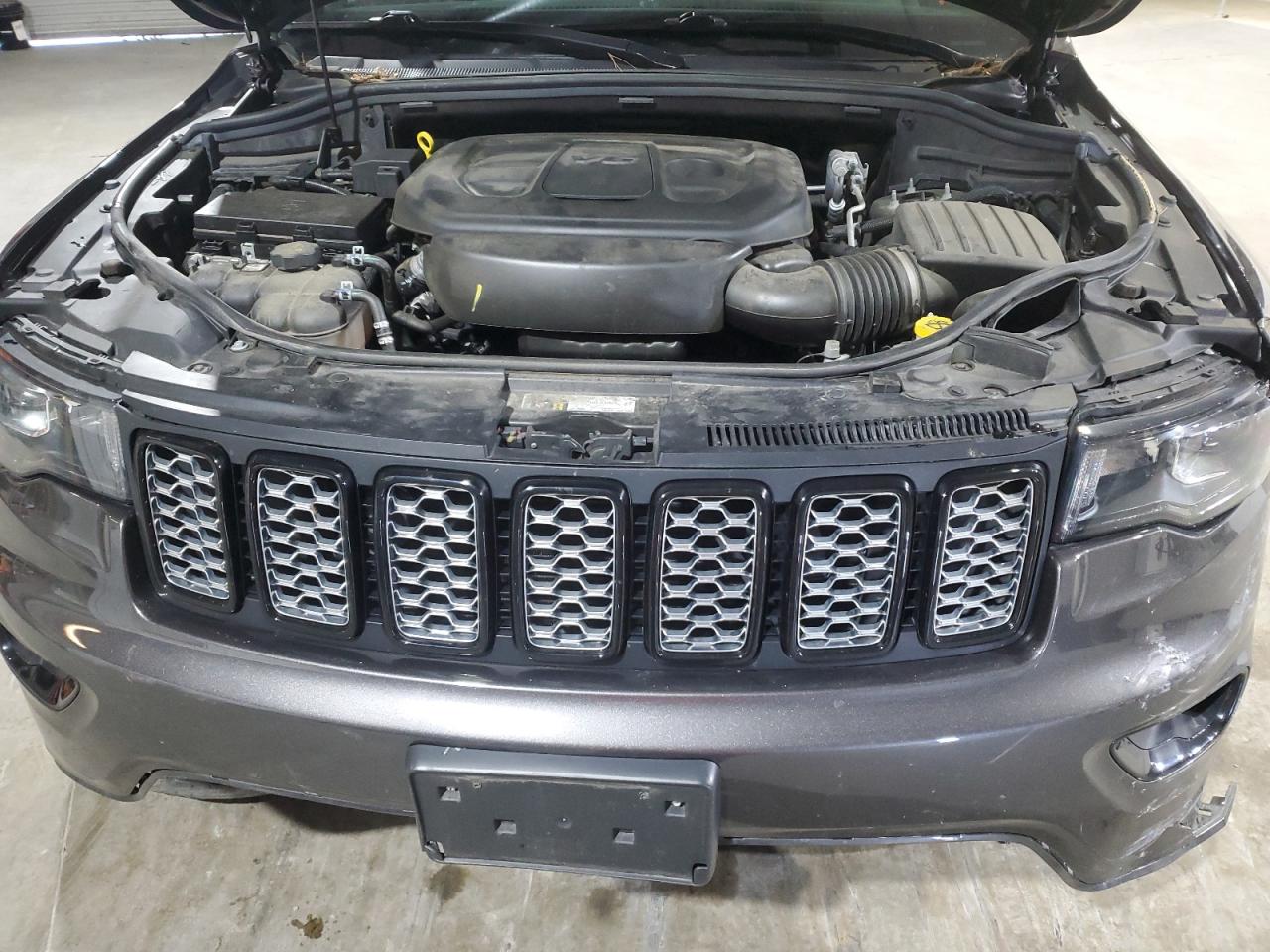 JEEP GRAND CHEROKEE LAREDO