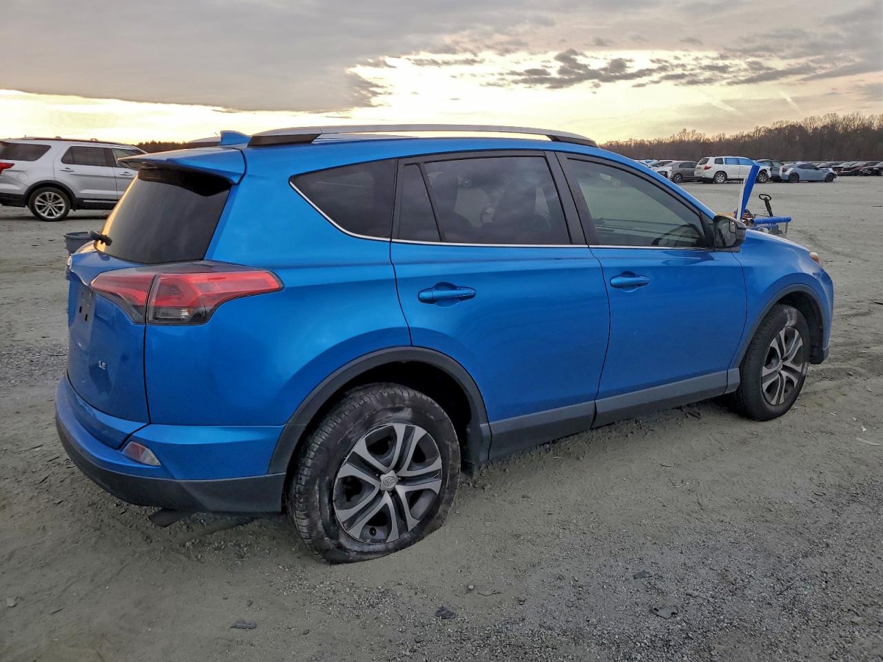 TOYOTA RAV4 LE