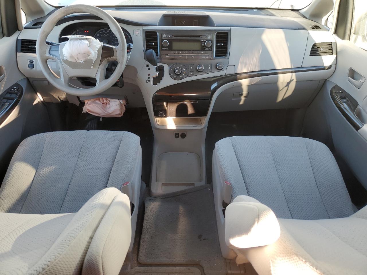 TOYOTA SIENNA BASE