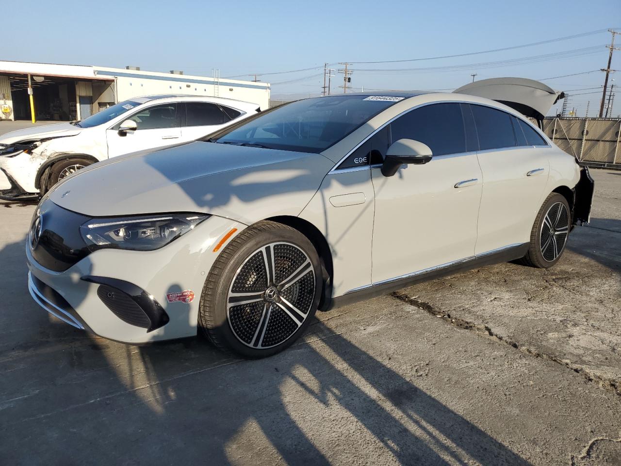 MERCEDES-BENZ EQE 350+