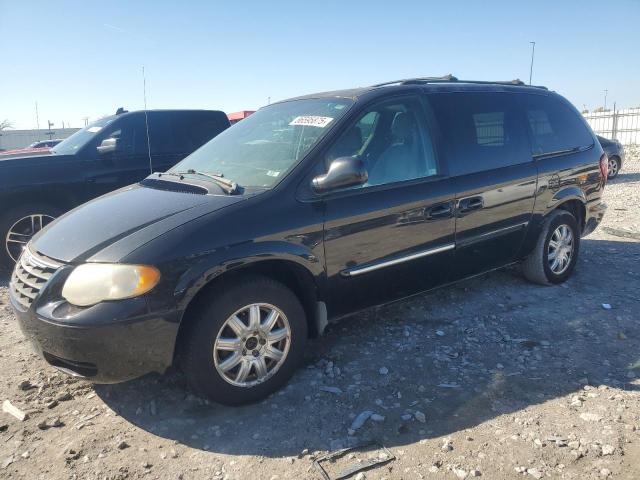 Global Auto Auctions: 2005 CHRYSLER TOWN AND C