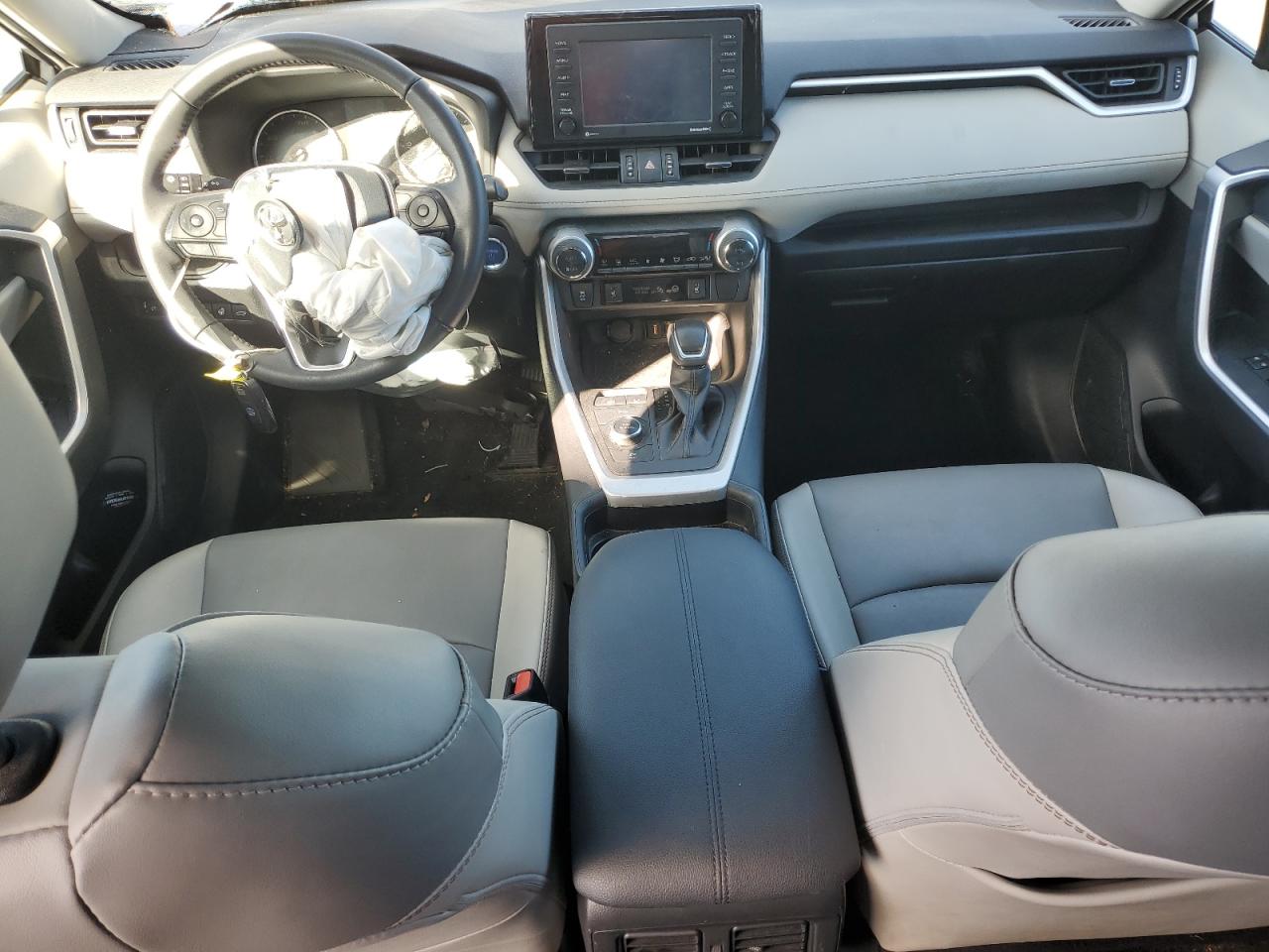 TOYOTA RAV4 XLE PREMIUM