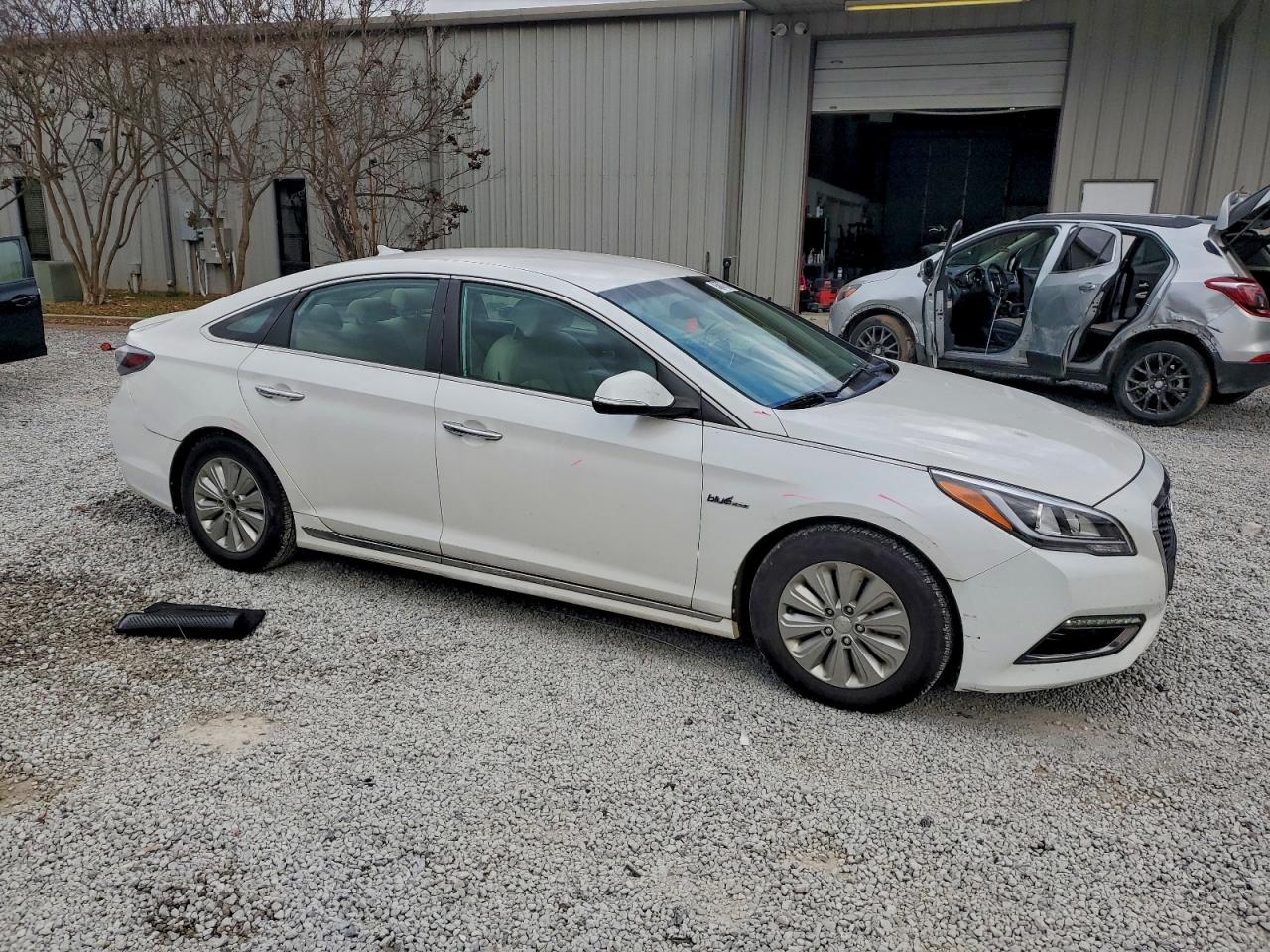 HYUNDAI SONATA HYBRID