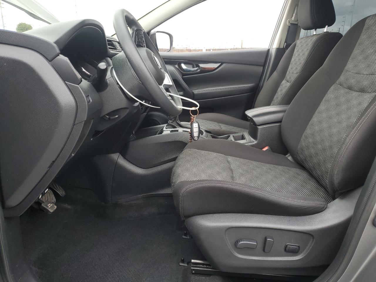 NISSAN ROGUE SPORT S