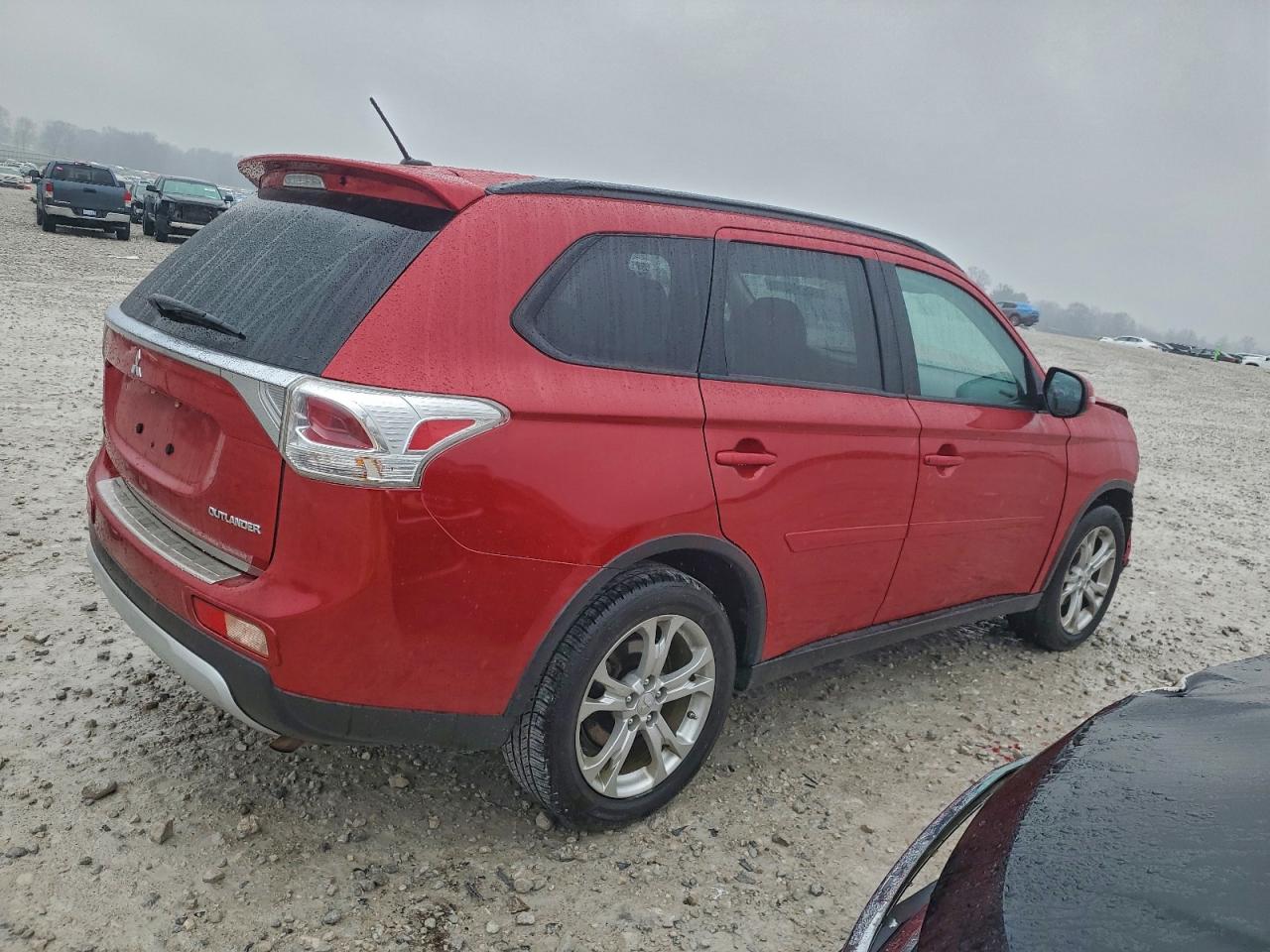 MITSUBISHI OUTLANDER SE