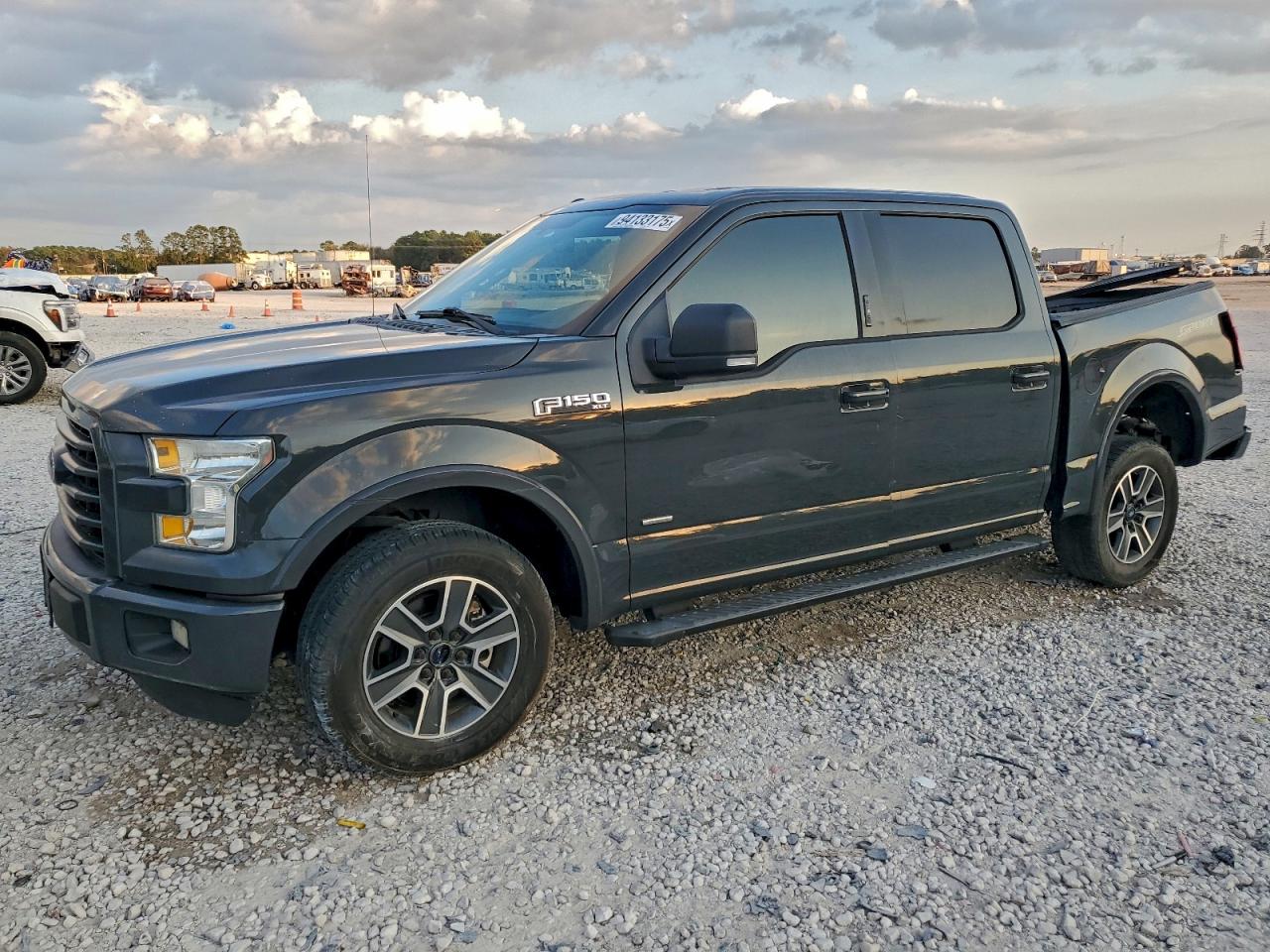 FORD F-150 SUPERCREW