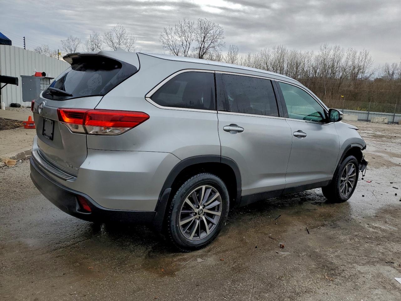 TOYOTA HIGHLANDER SE