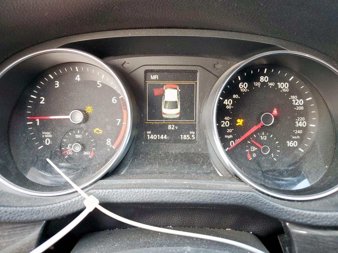 VOLKSWAGEN PASSAT SE