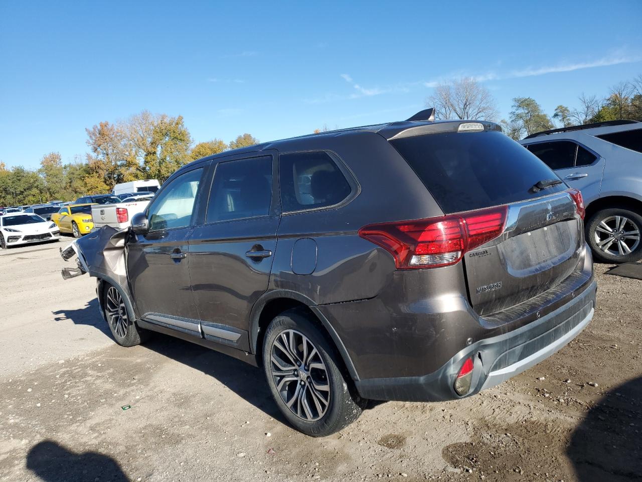 MITSUBISHI OUTLANDER SE