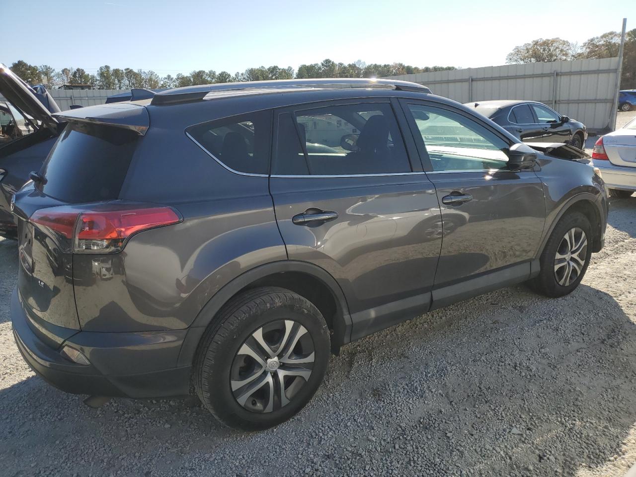 TOYOTA RAV4 LE