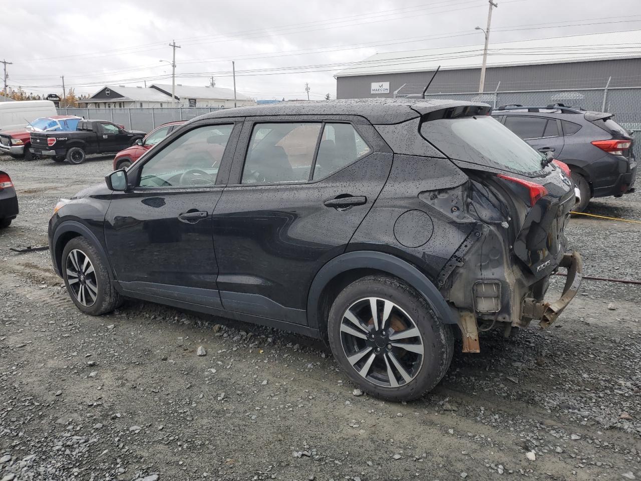 NISSAN KICKS S