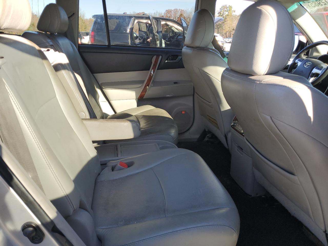 TOYOTA HIGHLANDER LIMITED