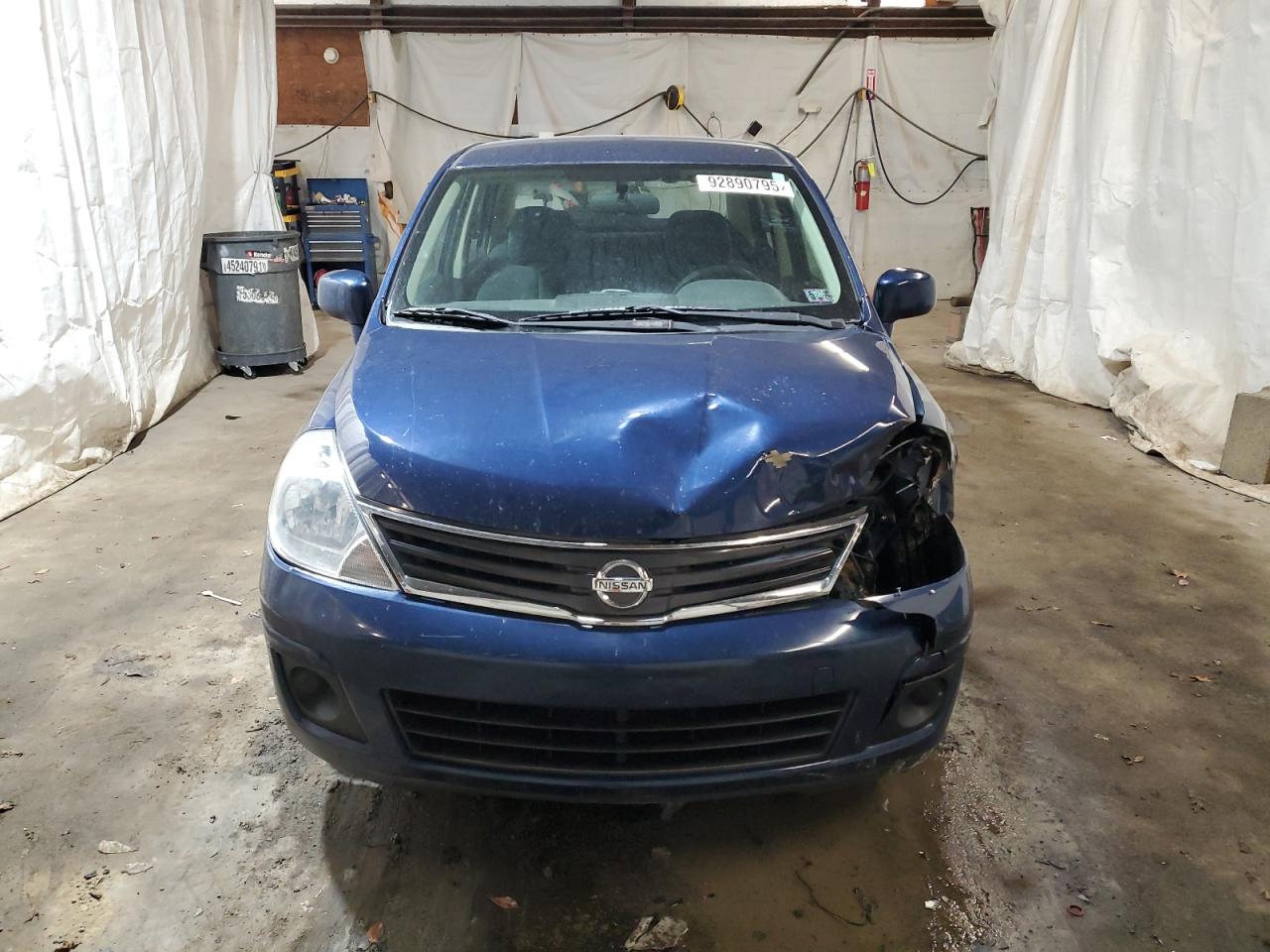 NISSAN VERSA S