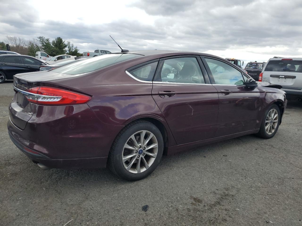 Lot #3311621274 2017 FORD FUSION SE