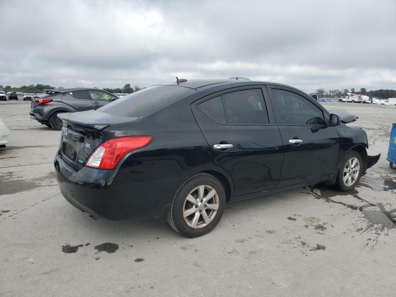 NISSAN VERSA S