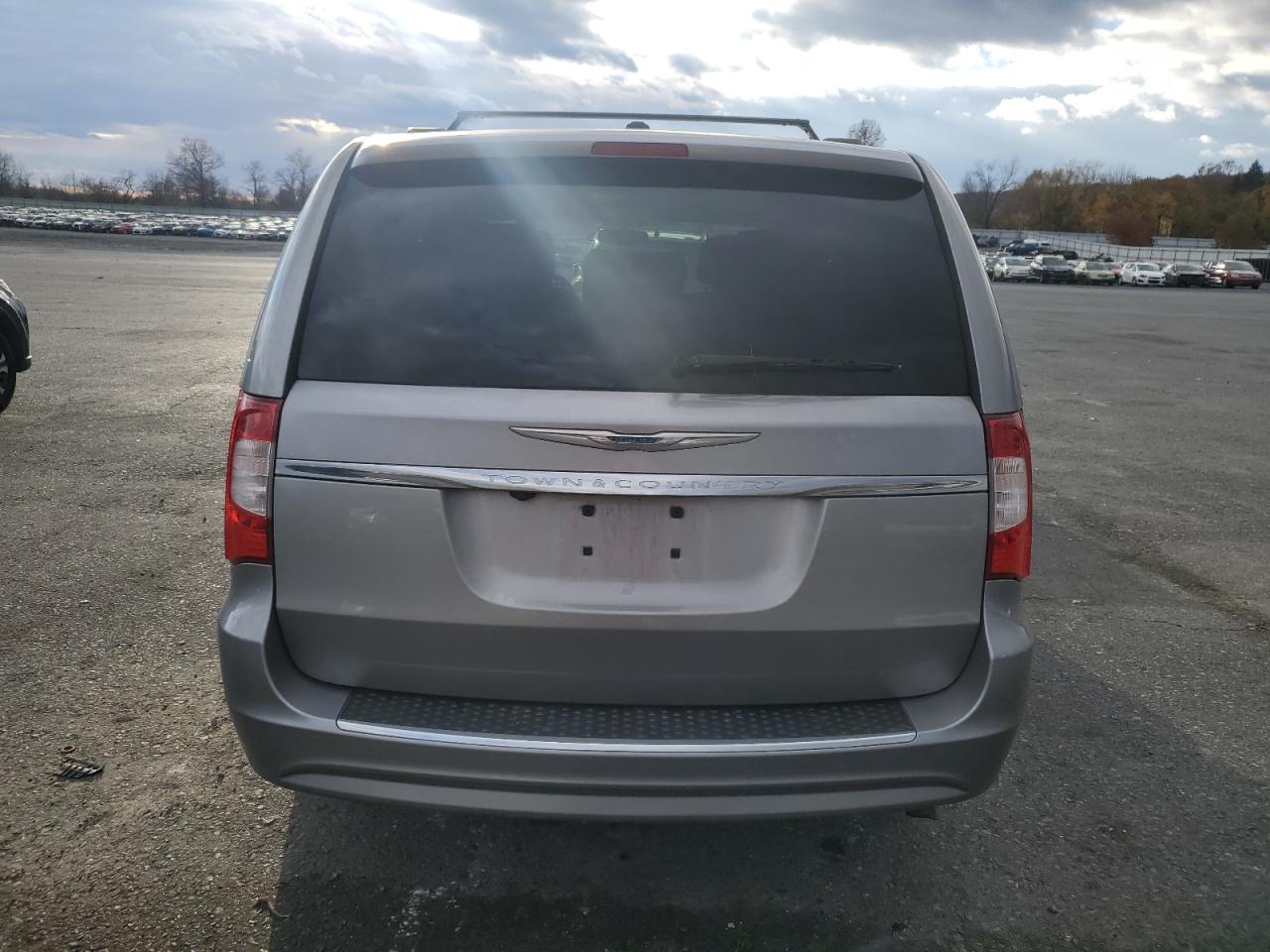 CHRYSLER TOWN & COUNTRY TOURING
