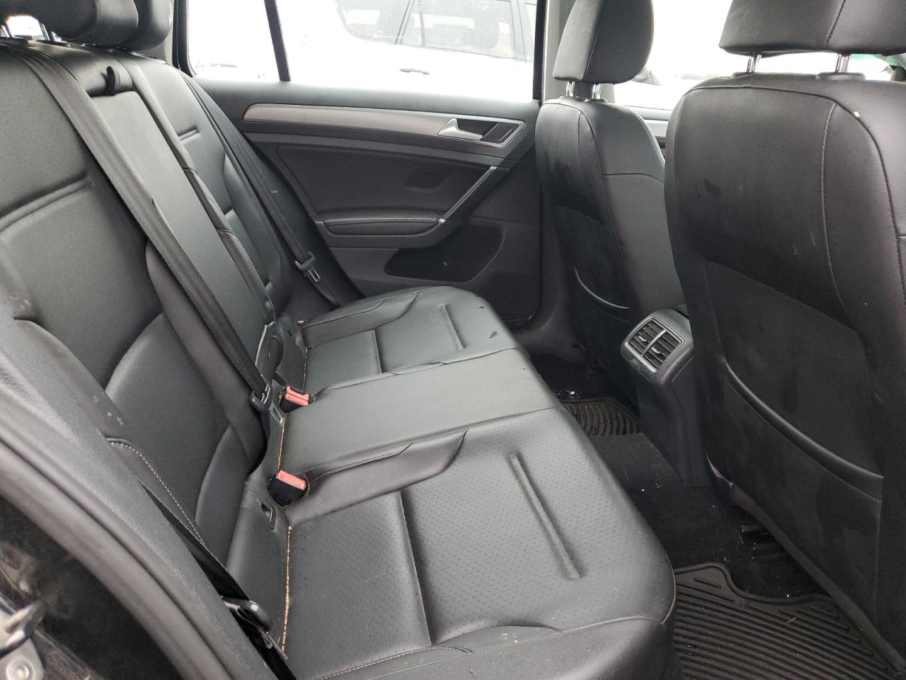 VOLKSWAGEN GOLF SPORTSVAN S