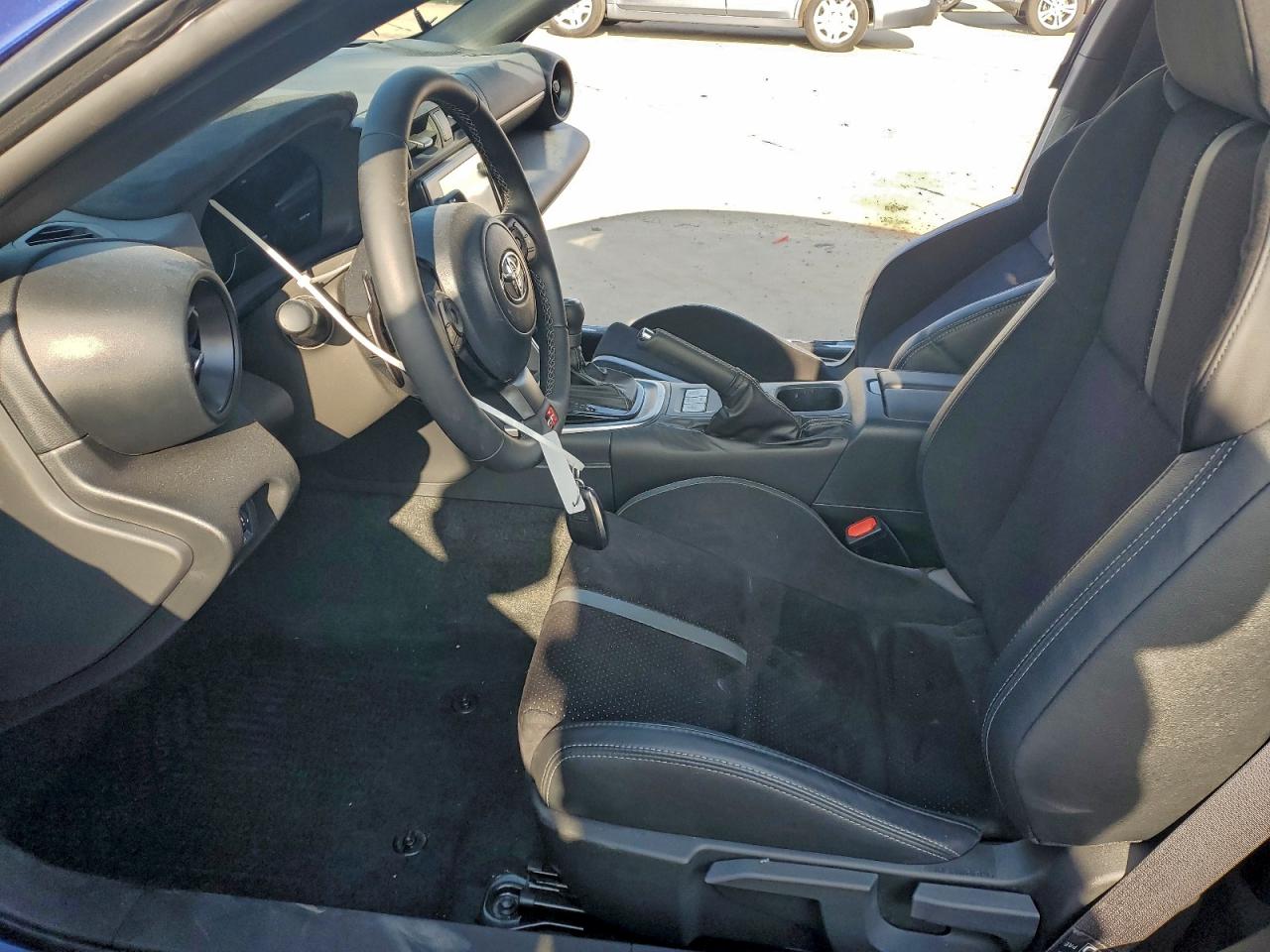 Lot #3316039221 2025 TOYOTA GR 86 PREM