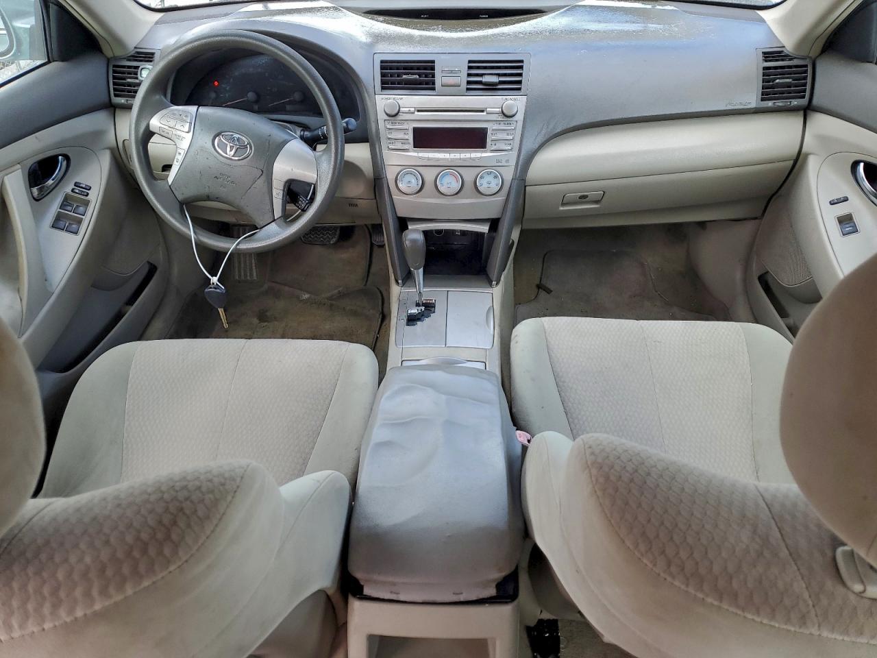 TOYOTA CAMRY BASE