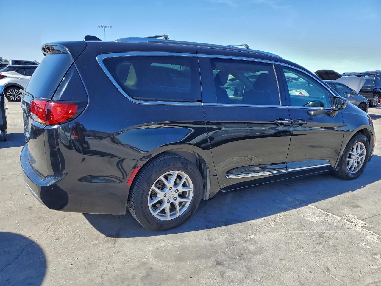 CHRYSLER PACIFICA TOURING L