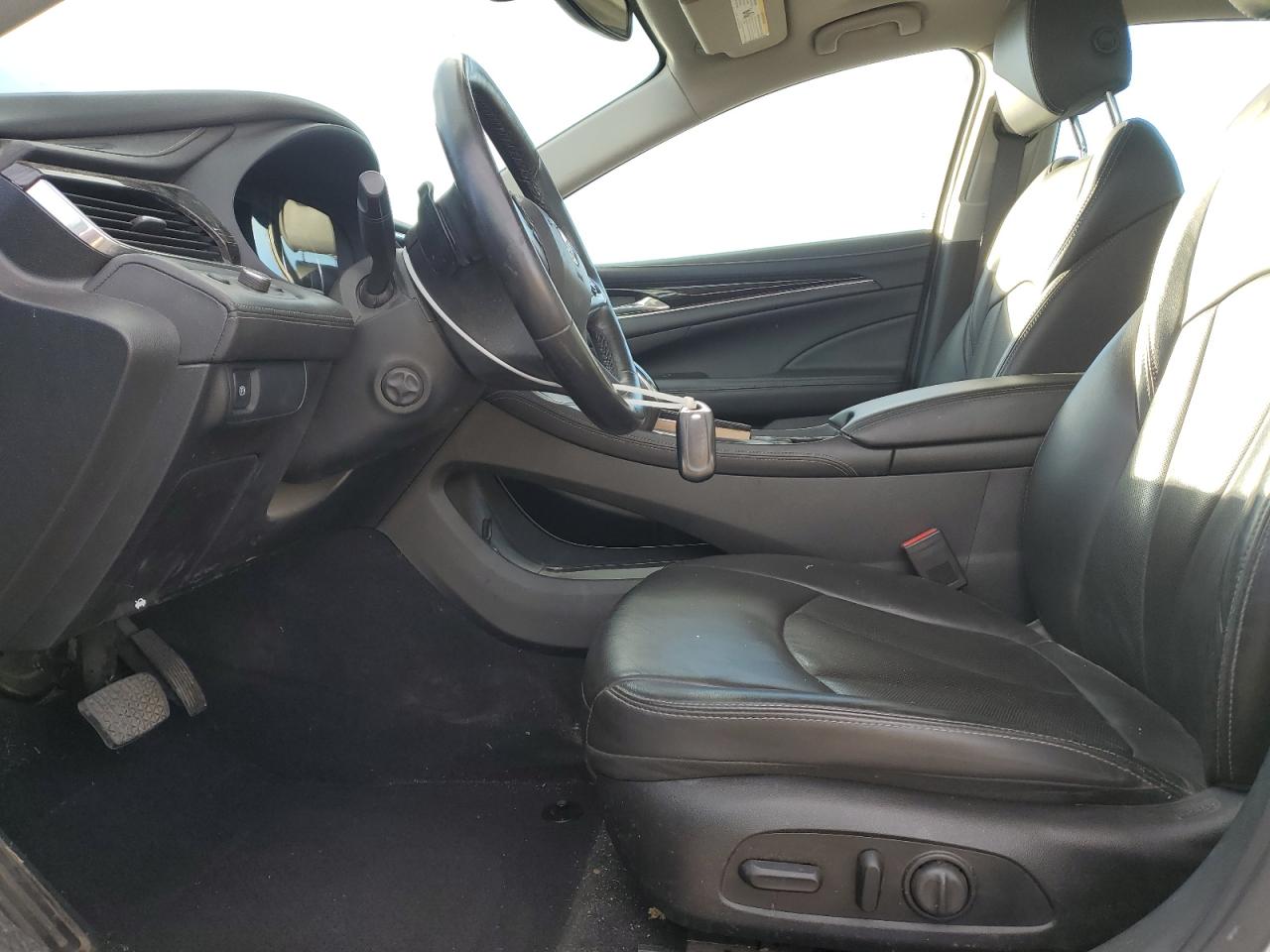 BUICK LACROSSE ESSENCE