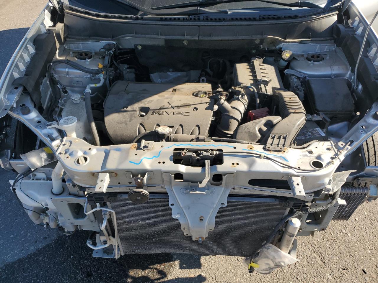 MITSUBISHI OUTLANDER ES