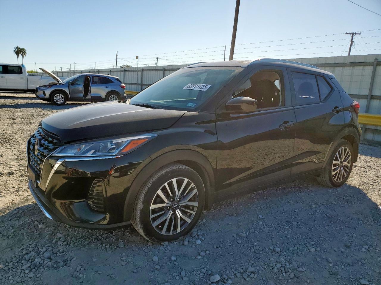 NISSAN KICKS SV