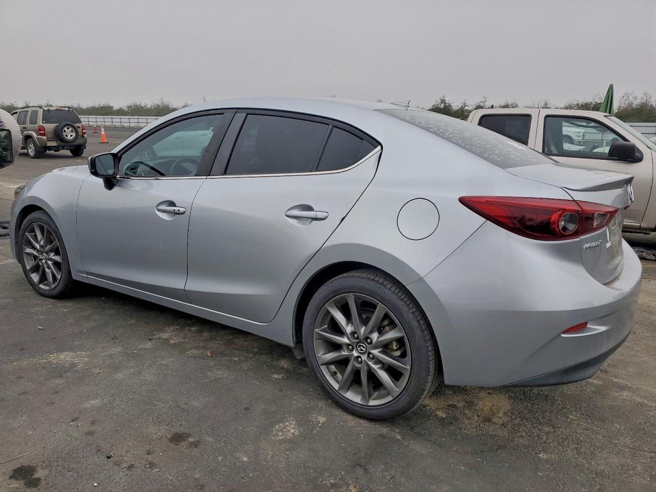 MAZDA 3 GRAND TOURING