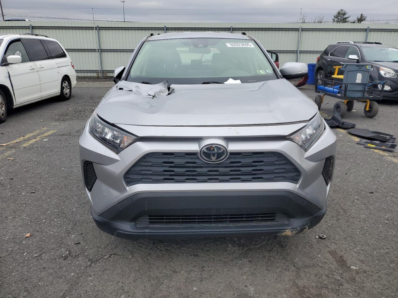 TOYOTA RAV4 LE
