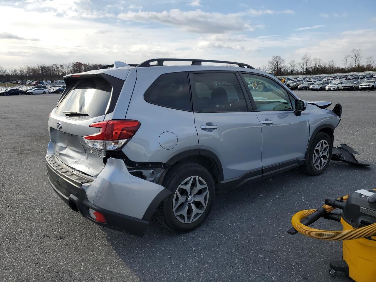 SUBARU FORESTER PREMIUM