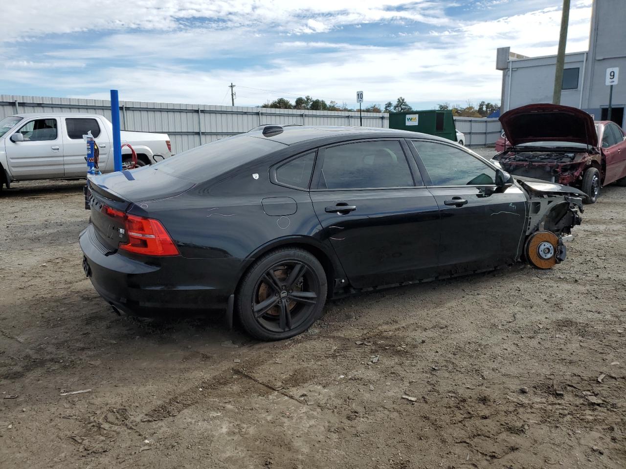 VOLVO S90 T5 MOMENTUM