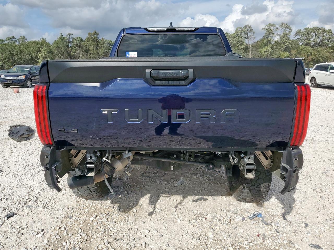 TOYOTA TUNDRA CREWMAX SR