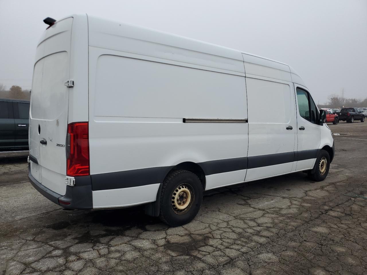 MERCEDES-BENZ SPRINTER 2500