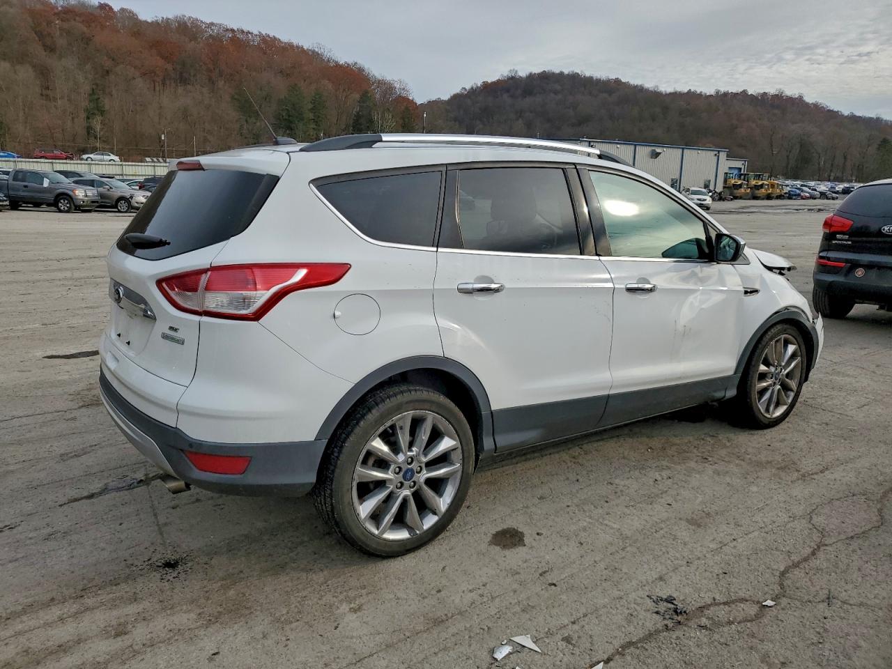 FORD ESCAPE SE