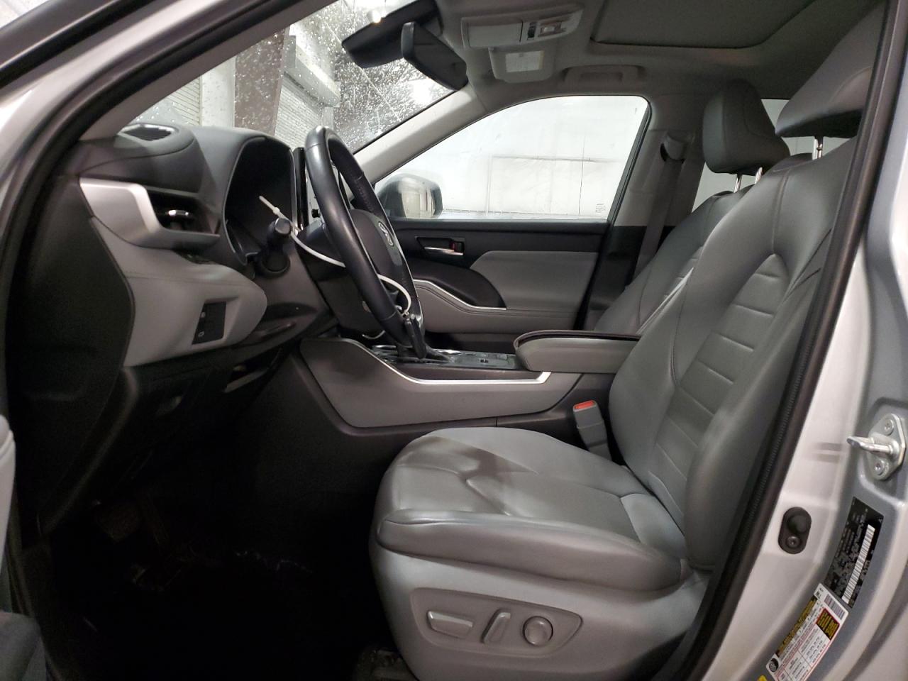 TOYOTA HIGHLANDER HYBRID XLE