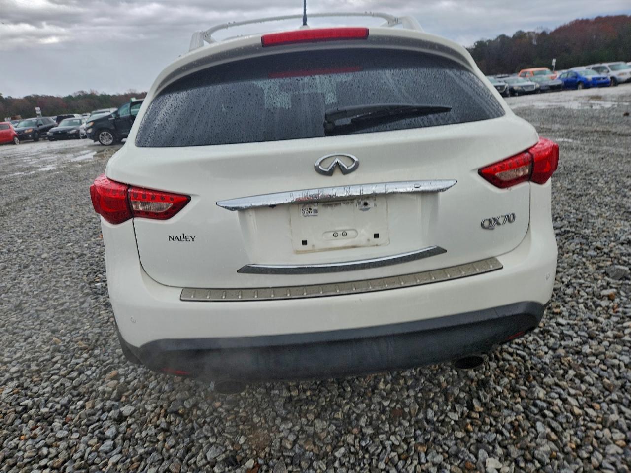 INFINITI QX70