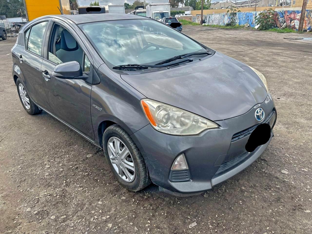 TOYOTA PRIUS C