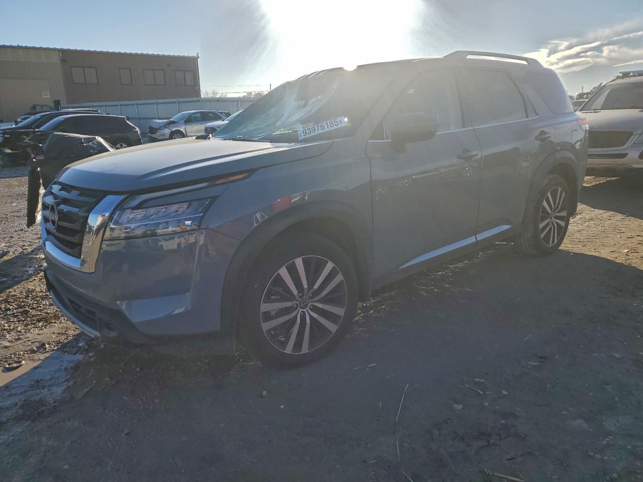 NISSAN PATHFINDER PLATINUM