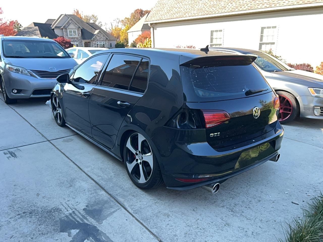 VOLKSWAGEN GOLF GTI
