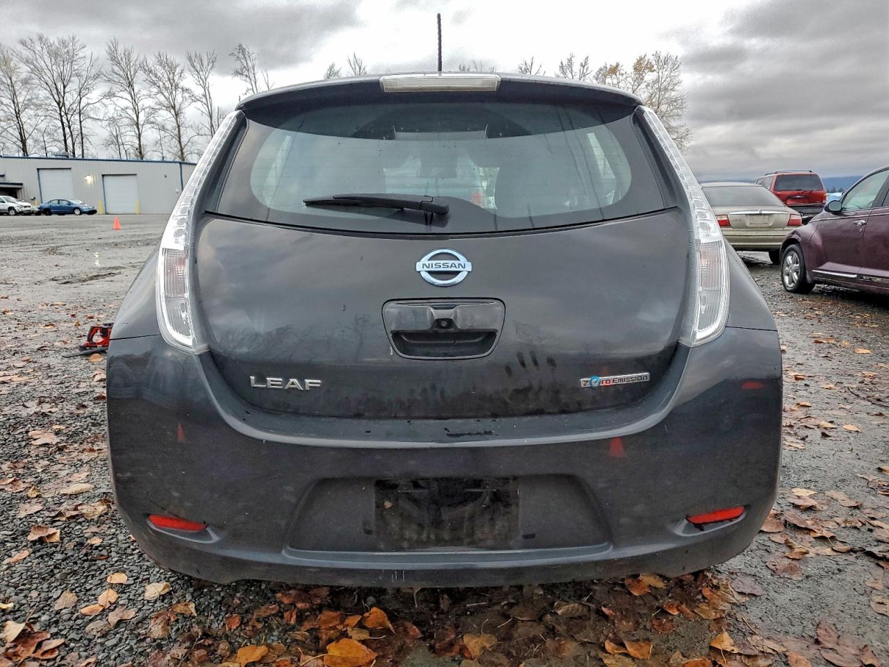 NISSAN LEAF S