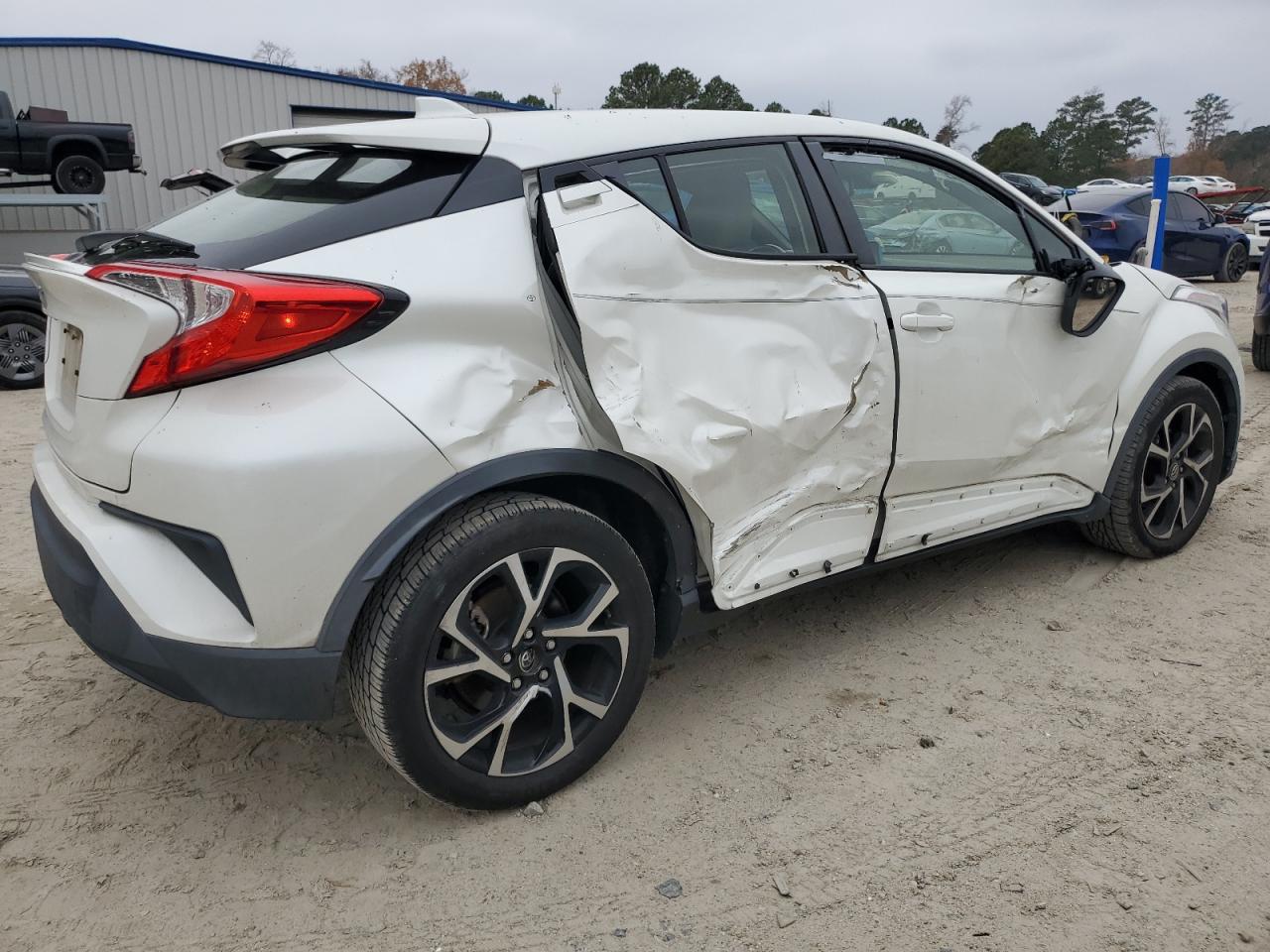 TOYOTA C-HR XLE