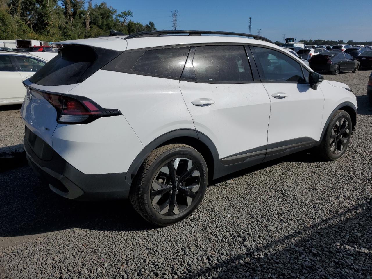 KIA SPORTAGE X LINE