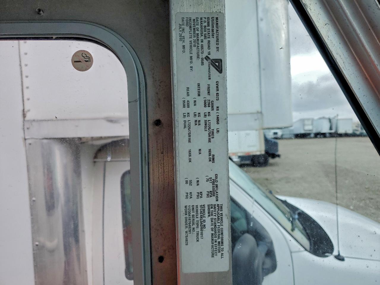 FORD ECONOLINE E450 SUPER DUTY COMMERCIAL STRIPPED CHASSIS