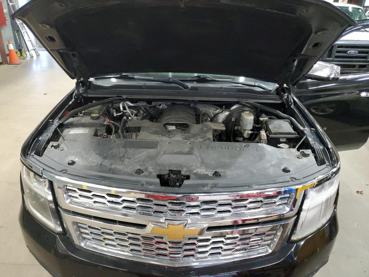 CHEVROLET SUBURBAN C1500 LT