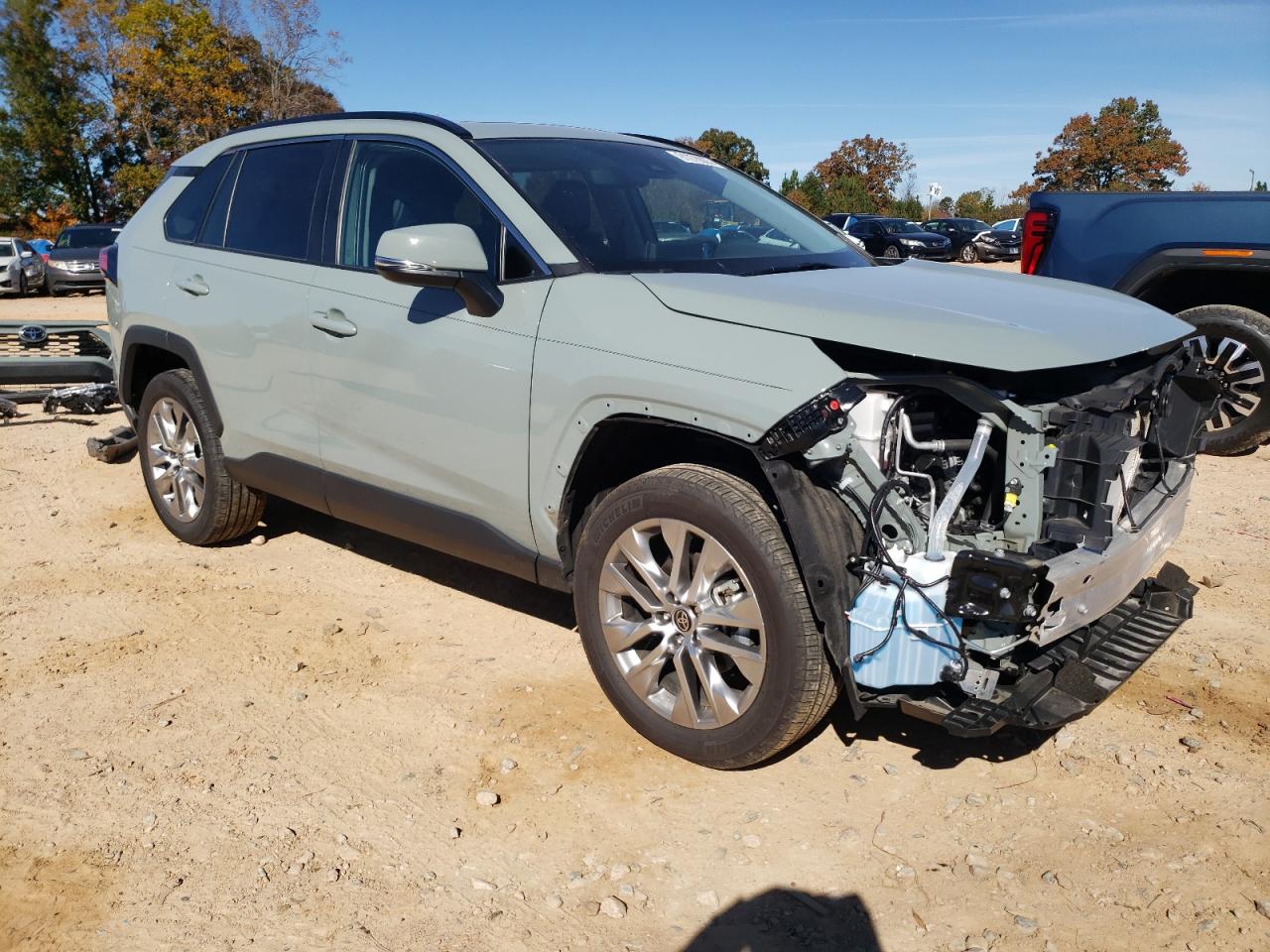 TOYOTA RAV4 XLE PREMIUM