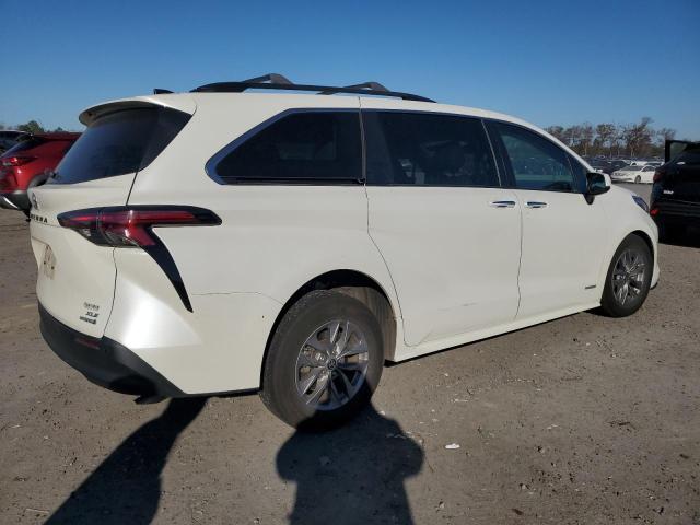 2021 TOYOTA SIENNA XLE #3296340506