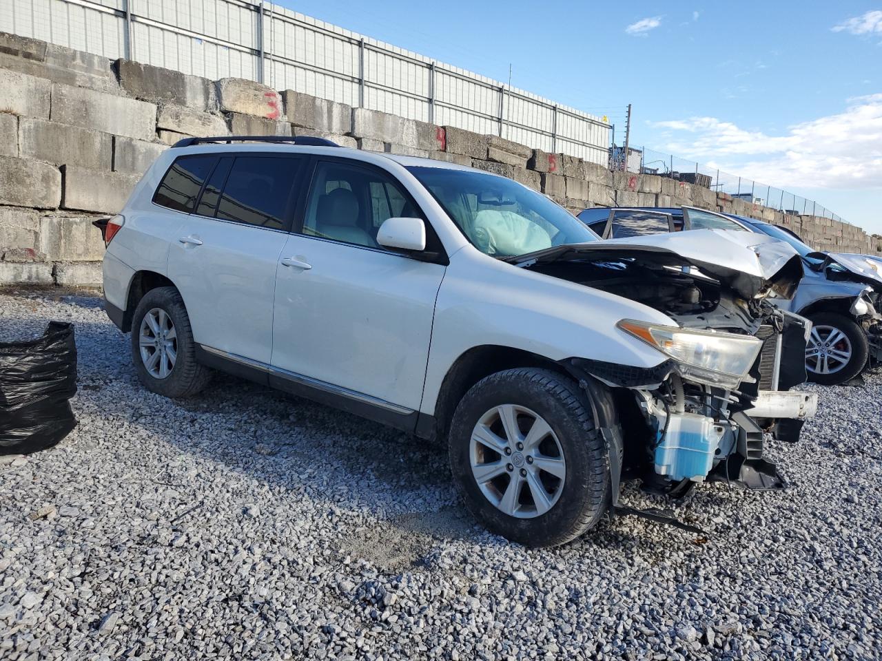 TOYOTA HIGHLANDER BASE