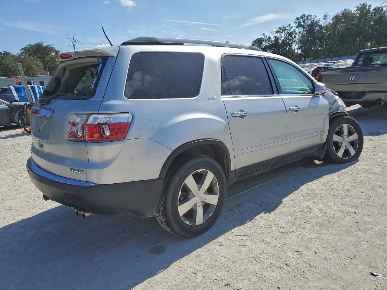 GMC ACADIA SLT-1