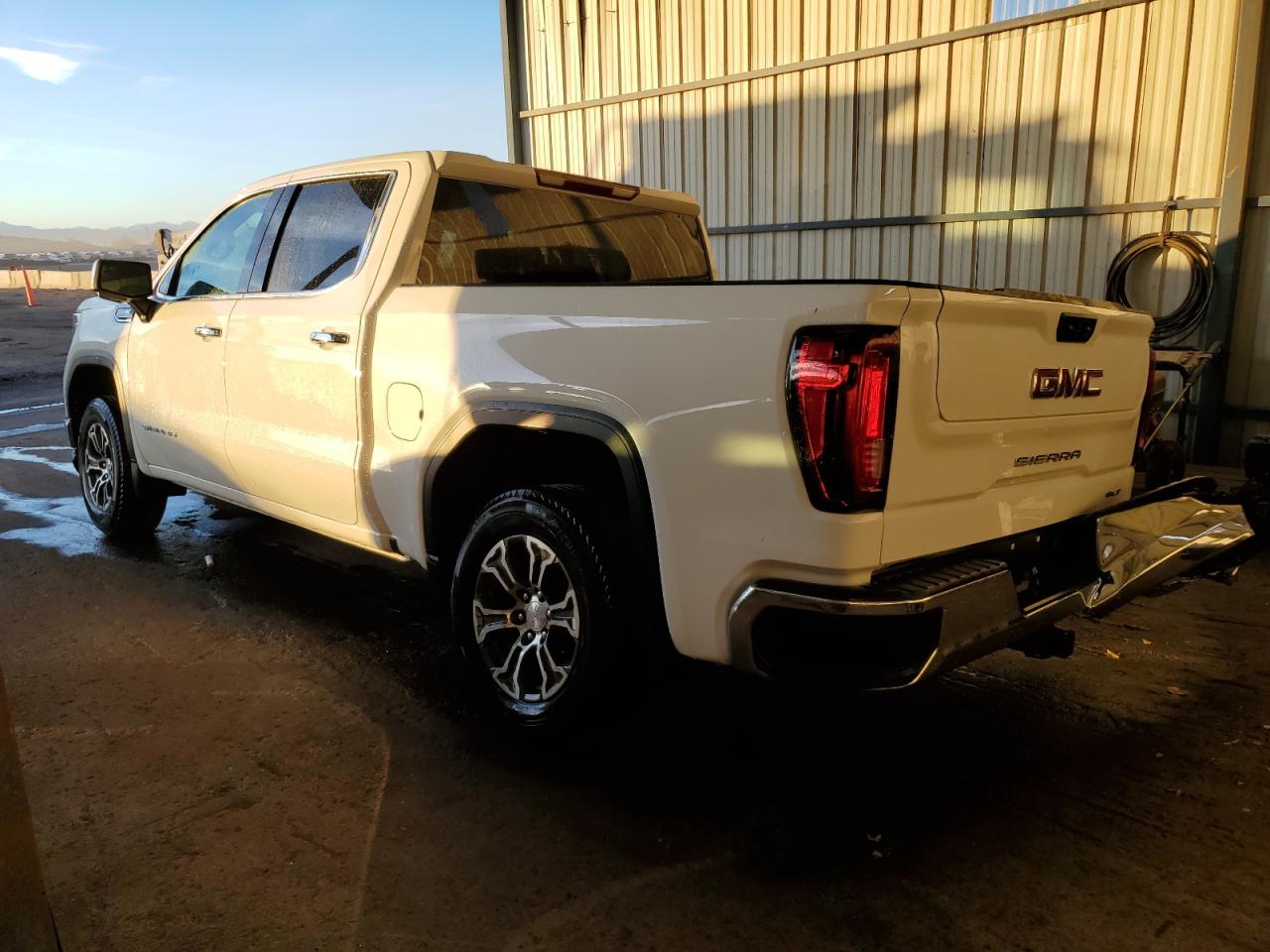 GMC SIERRA C1500 SLT