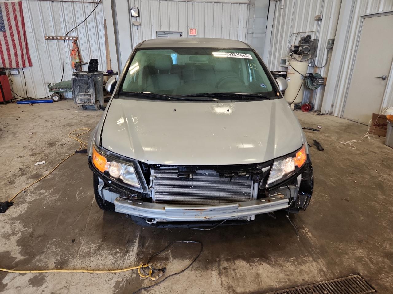 Lot #3302923111 2016 HONDA ODYSSEY EX